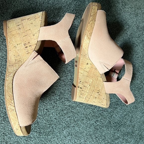 TOMS Tropez Cork Wedge Suede Sandal - Picture 6 of 8